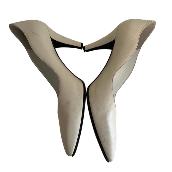 Yves Saint Laurent Cream Leather Pointed Toe Pumps 7 Narrow - Picture 4 of 9